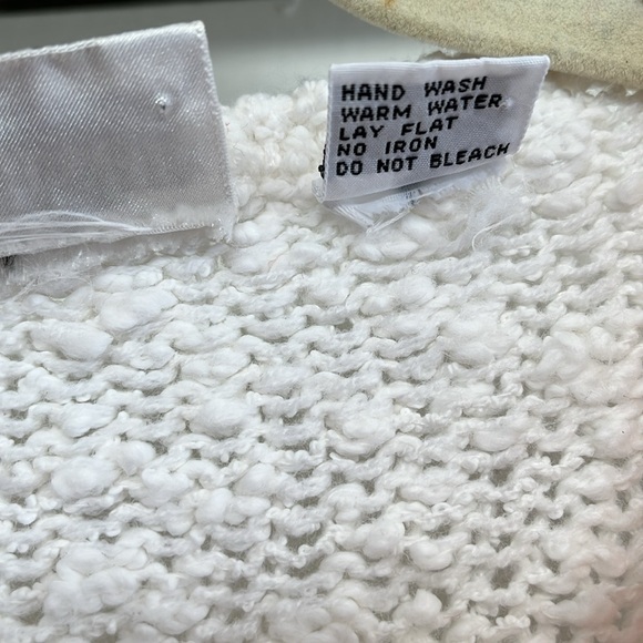 Vintage 80s Embellished Abstract Pastel Acrylic Sweater with floral appliqué - Picture 6 of 8